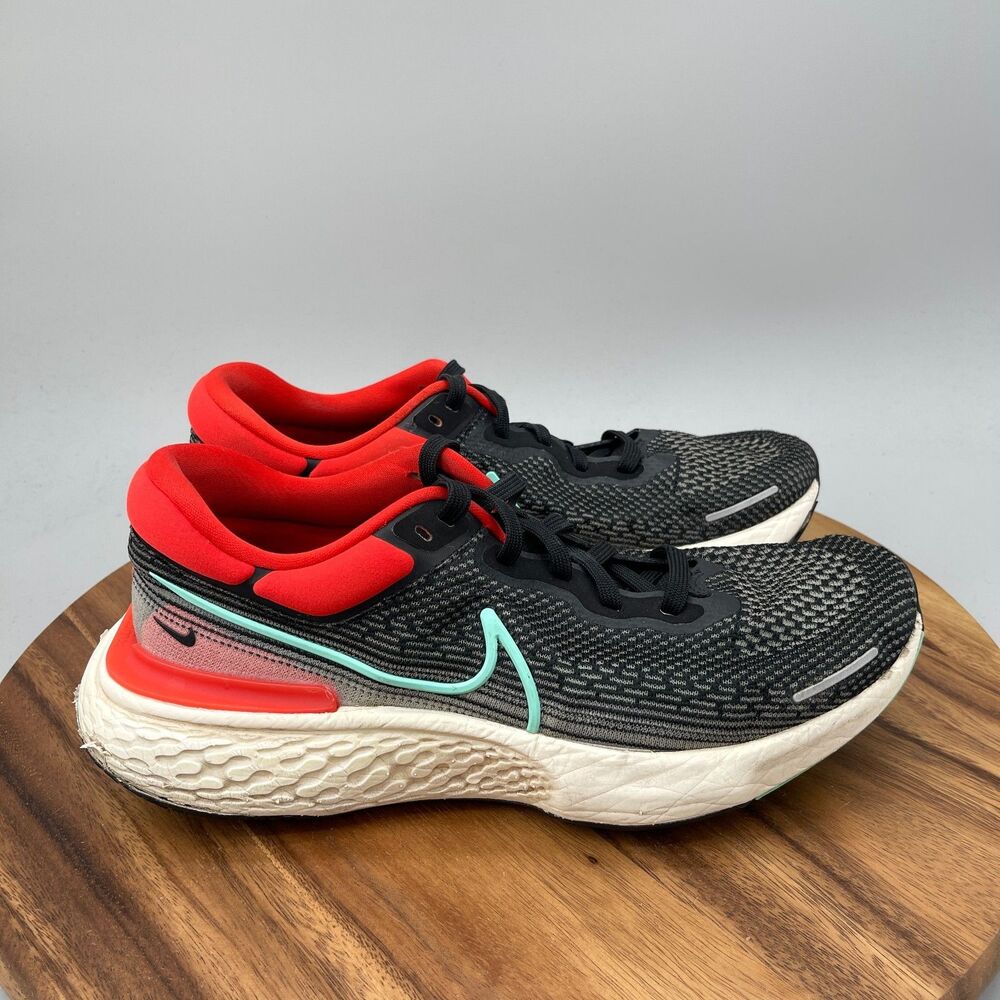 Nike ZoomX Invincible Run Flyknit Shoes Mens Size 11.5 Black Chile Red Running